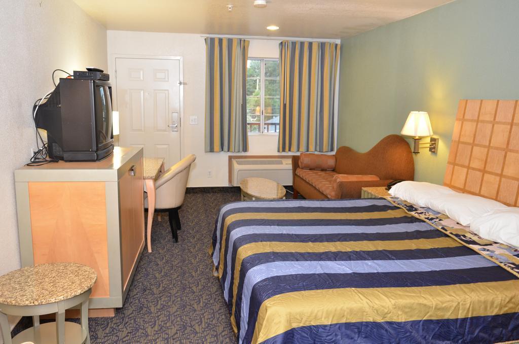 Econo Lodge Portland Airport Exterior foto