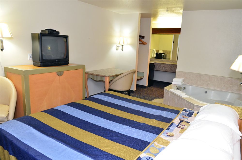 Econo Lodge Portland Airport Exterior foto
